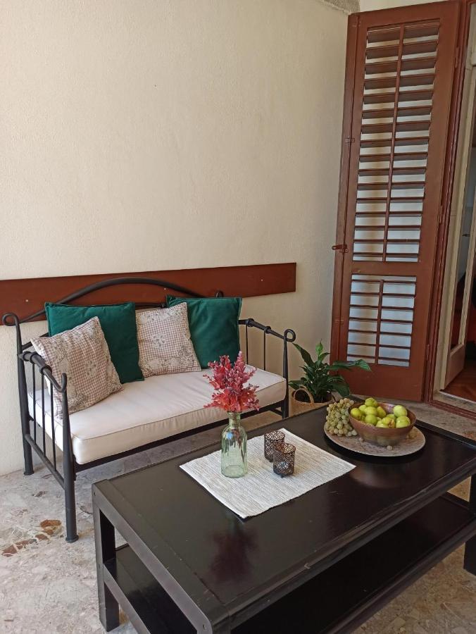 Guest House Mijo Sokol Brela Exterior photo