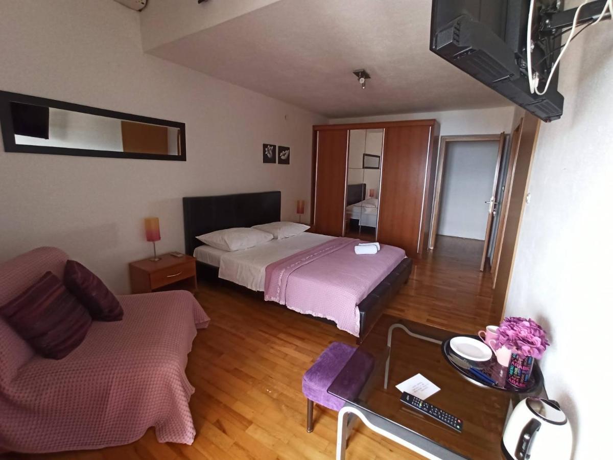 Guest House Mijo Sokol Brela Exterior photo