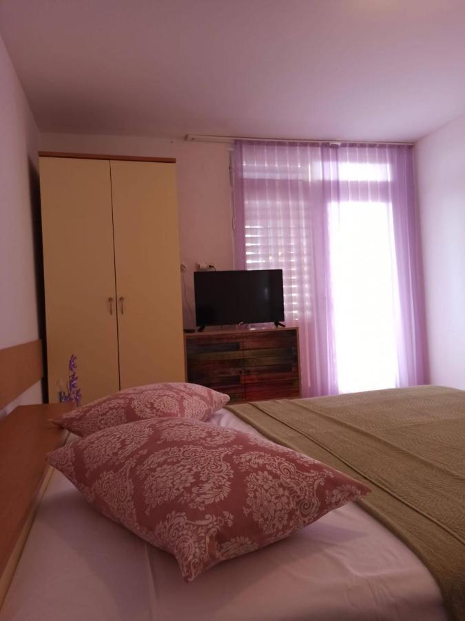 Guest House Mijo Sokol Brela Exterior photo
