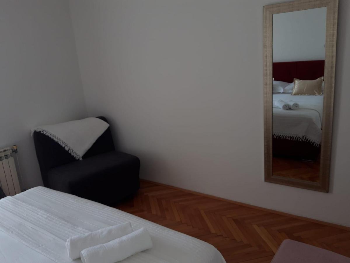 Guest House Mijo Sokol Brela Exterior photo